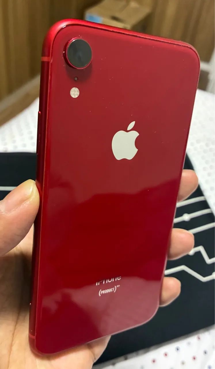iPhone XR vermelho 64 gb
