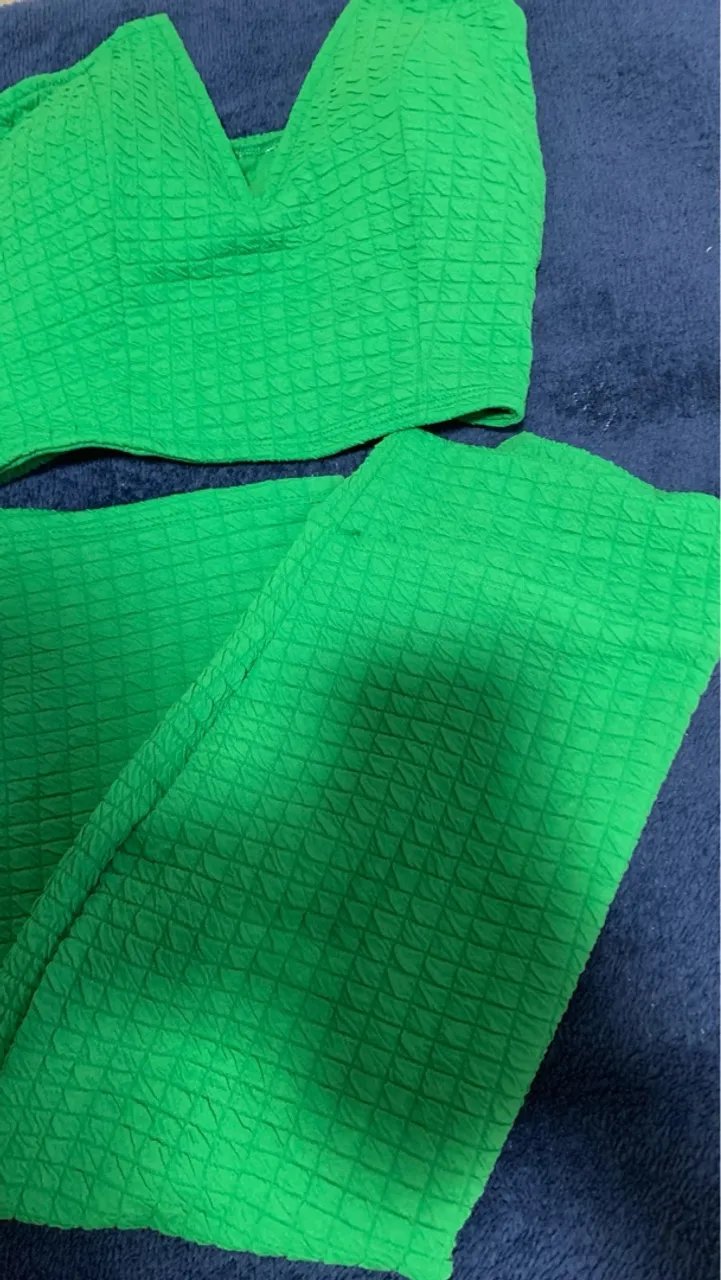 Conjunto de praia verde texturizado