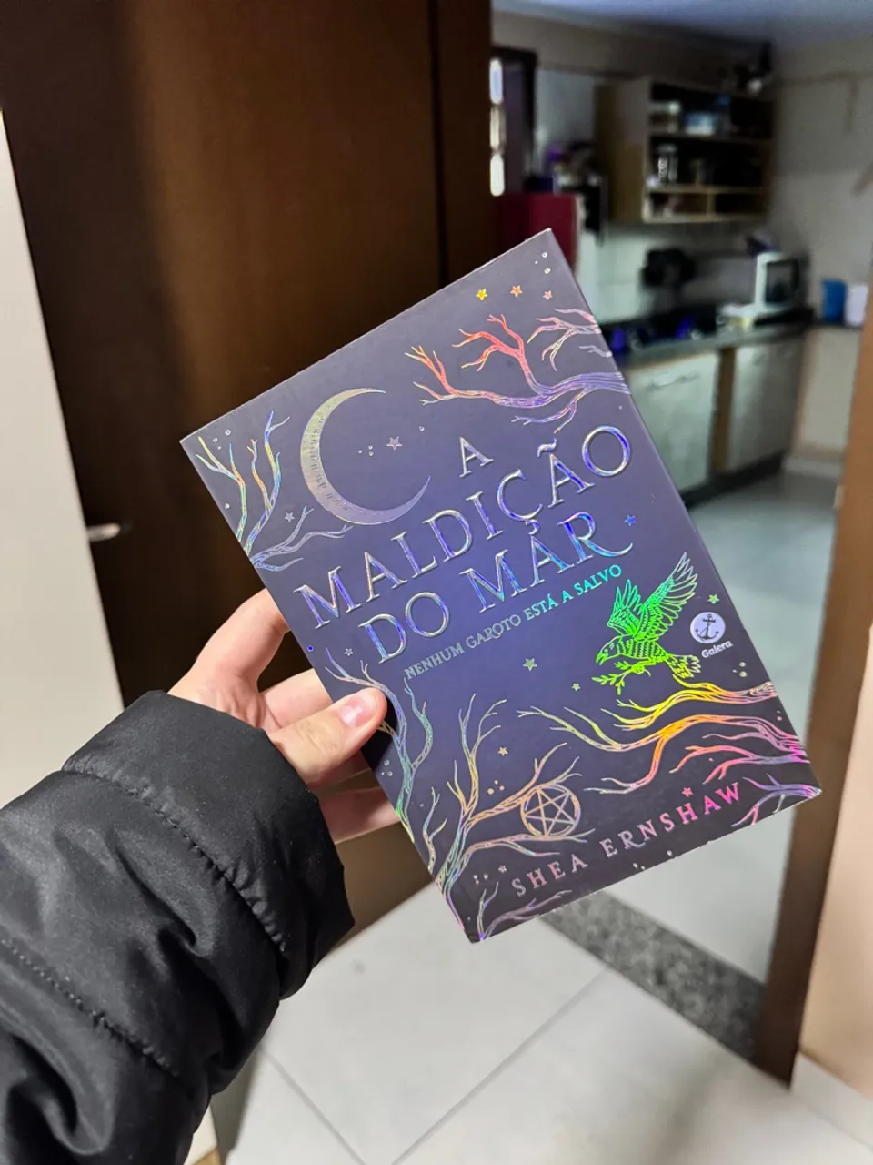 Livro 'A Maldição do Mar'