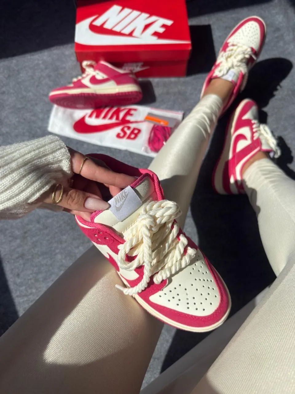Nike Sb Dunk low Rosa/Creme Feminino - Foto 4