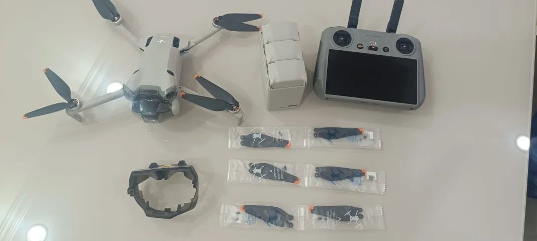 drone dji mini 4 pro fly more combo plus dji rc 2 (com tela) - Foto 2