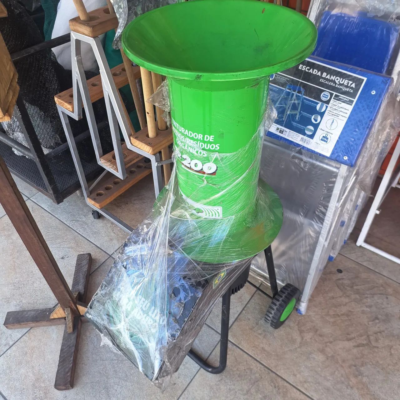 Triturador de Galhos Folhas Resíduos Trapp Tr200