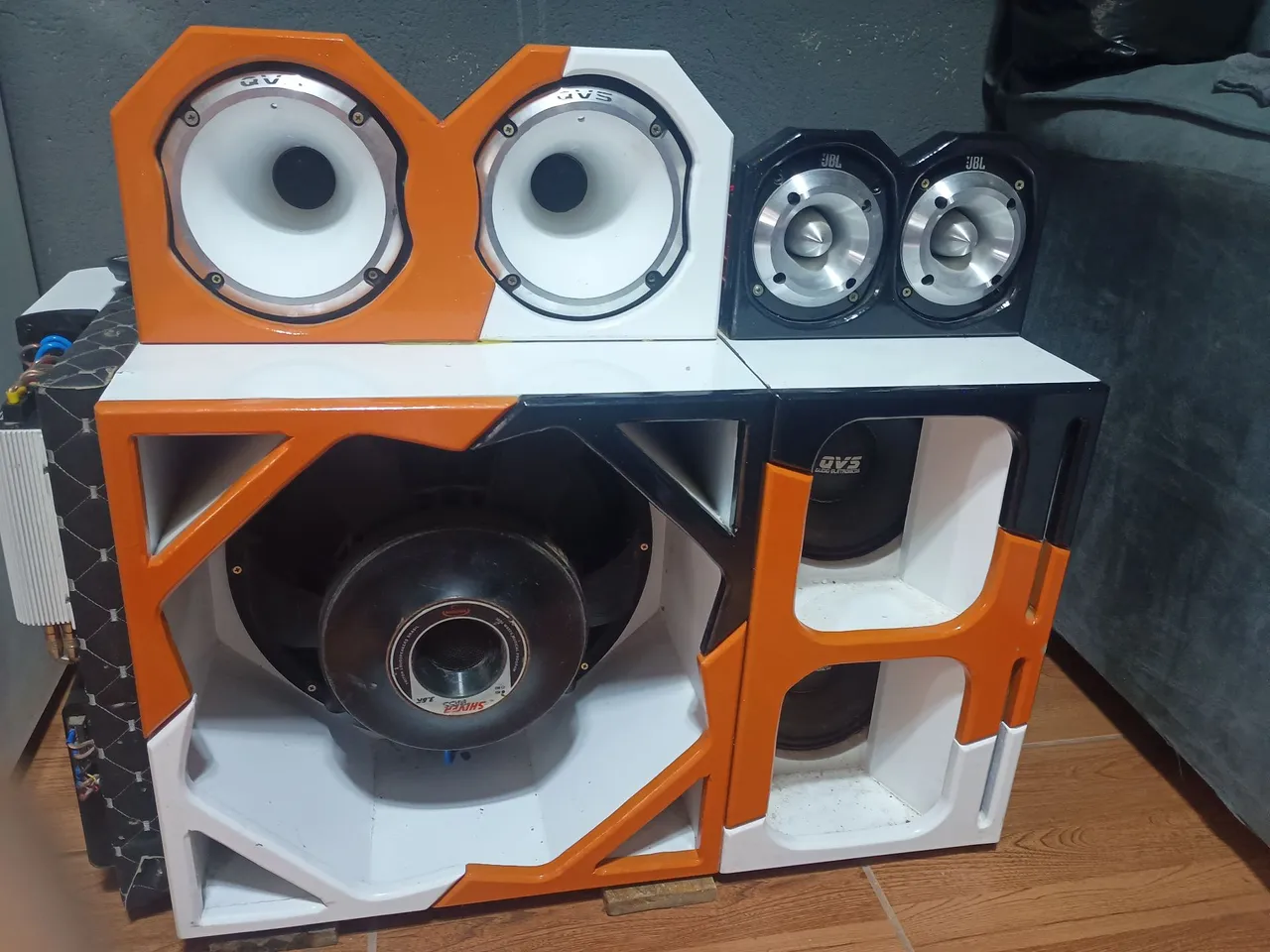 Caixa de Som Automotiva
