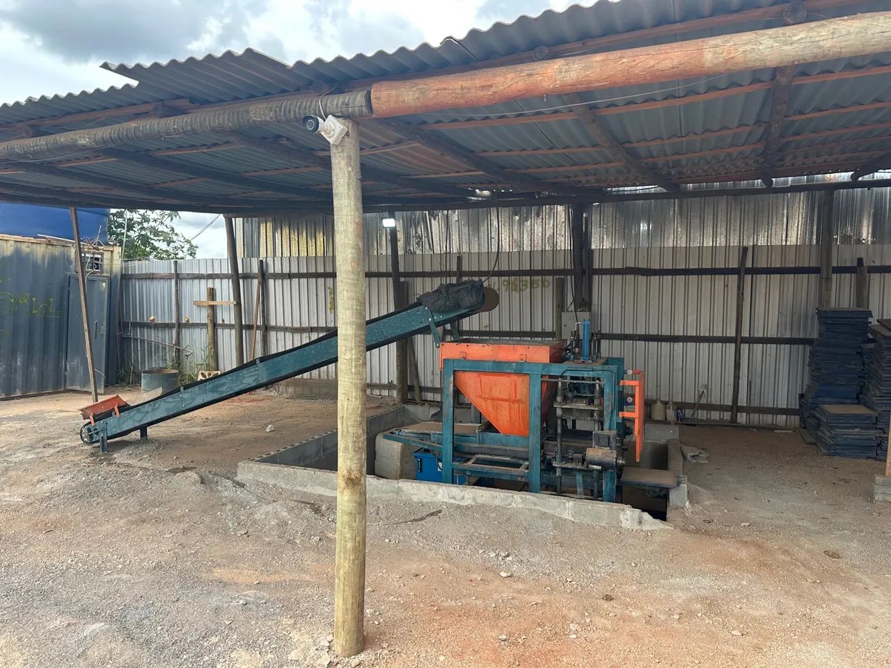 Oportunidade Única - Fábrica de blocos e pavers montada pronta para funcionar  - Foto 2