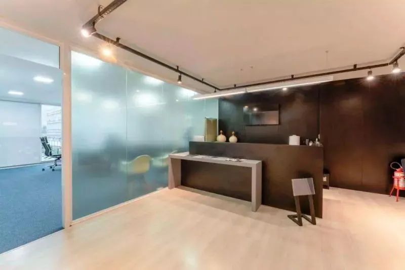 Sala comercial para alugar localizada no bairro Velha