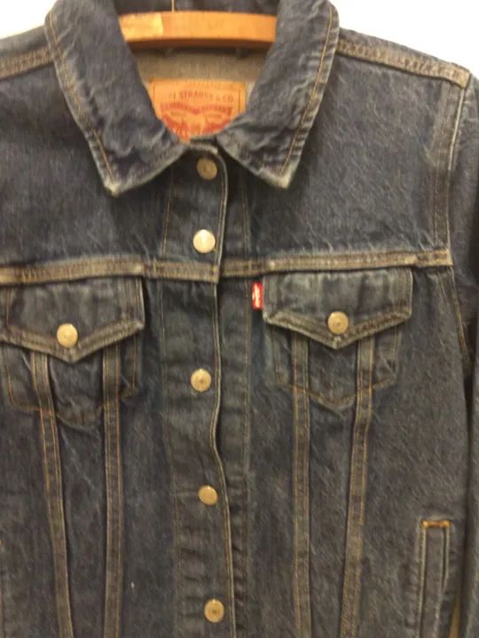 Jaqueta Jeans Levi's com Detalhes em Listras - Foto 4