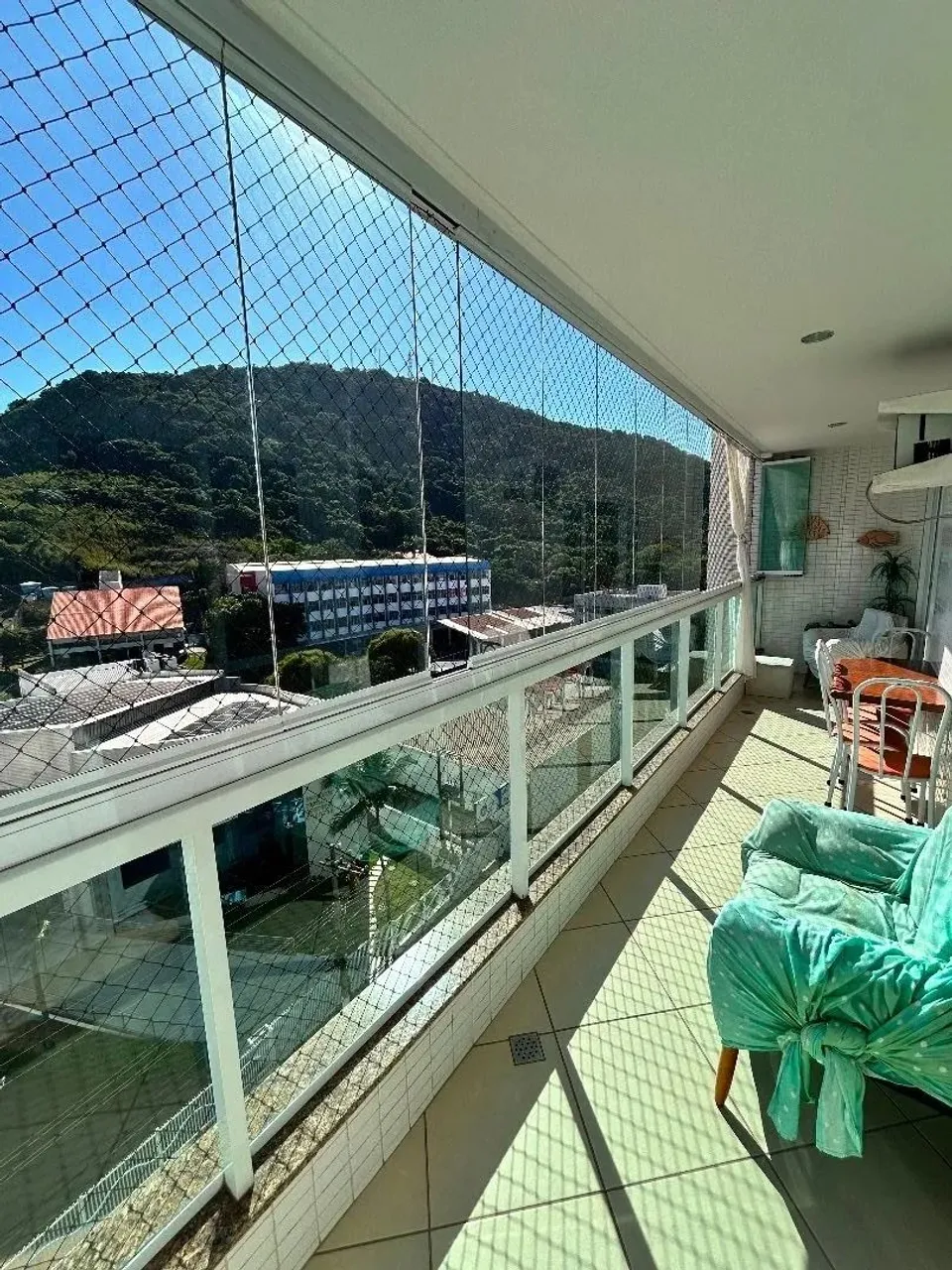 Imóvel para aluguel possui 90 metros quadrados com 2 quartos em Praia da Costa - Vila Velh