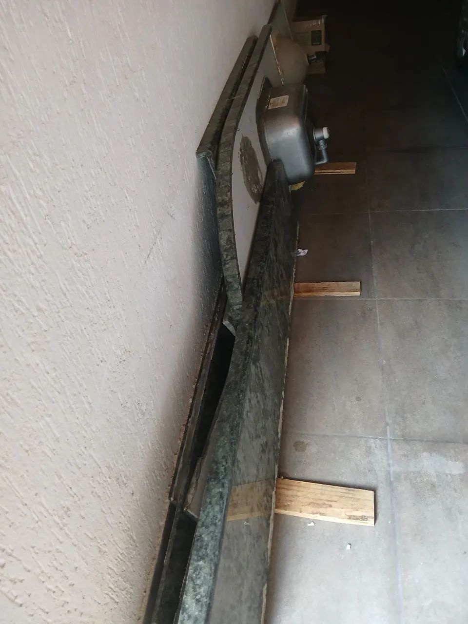 Bancada e pia com cooktop completa granito,ótimo estado para vender logo - Foto 4