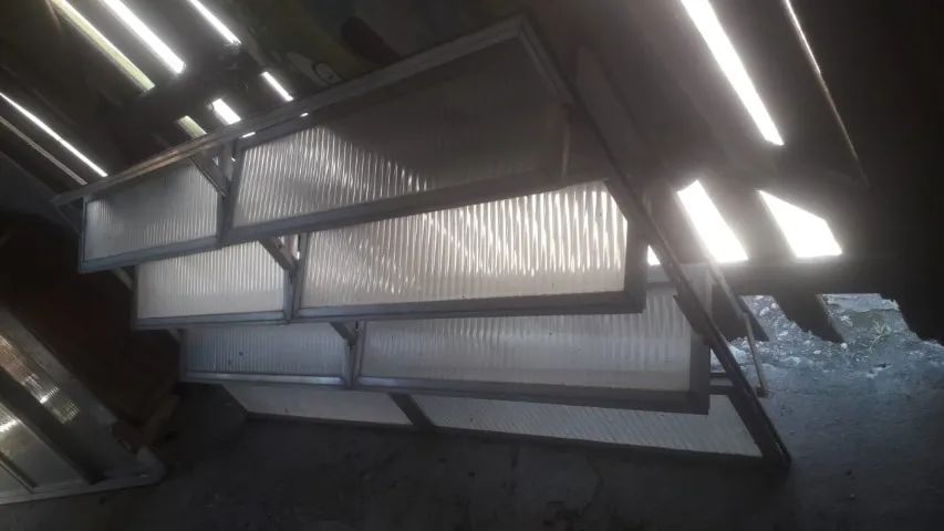 Lote 4 Janelas Alumínio + 1 Pia inox ideal para quem ta construindo - Foto 2