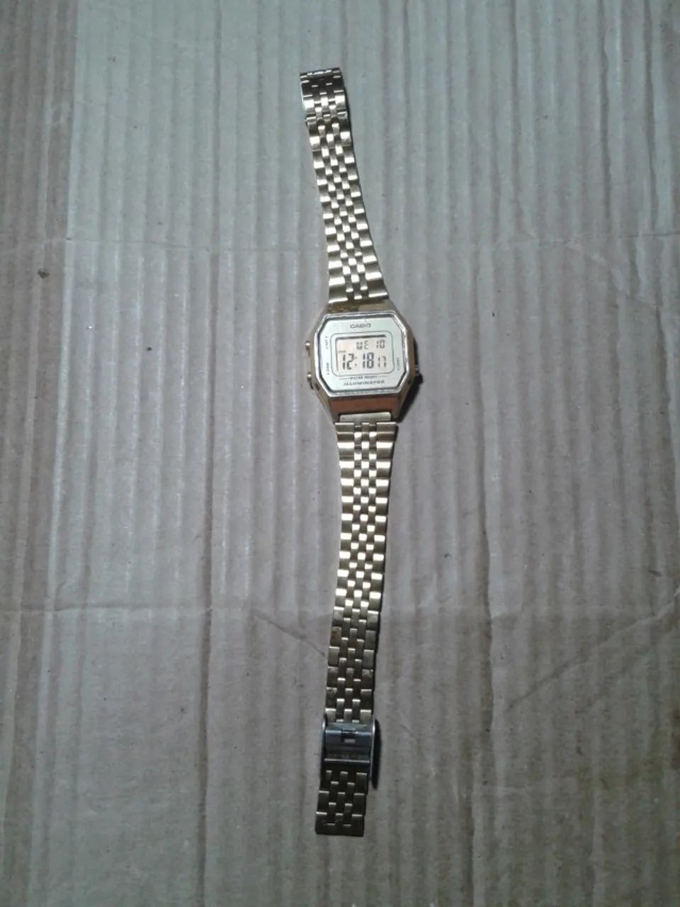 LA680W Casio antigo dourado  - Foto 2