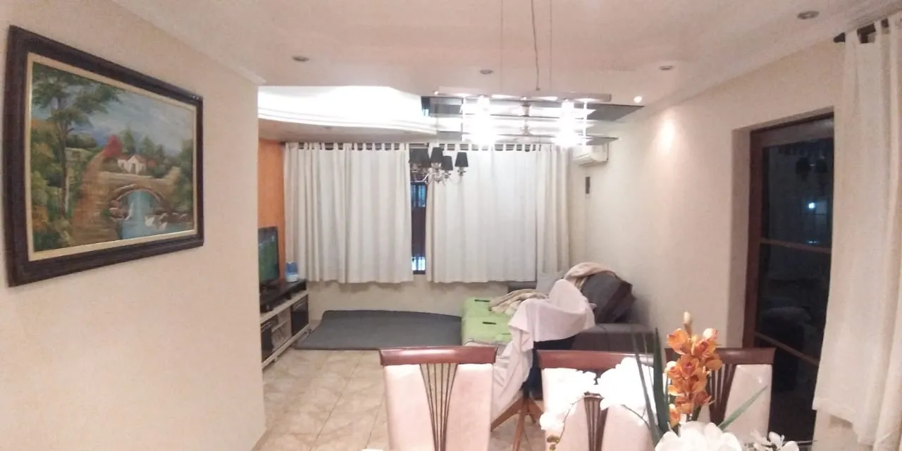 Sobrado à venda no Bairro do Jardim Santa Mônica na Avenida Alta Mantiqueira