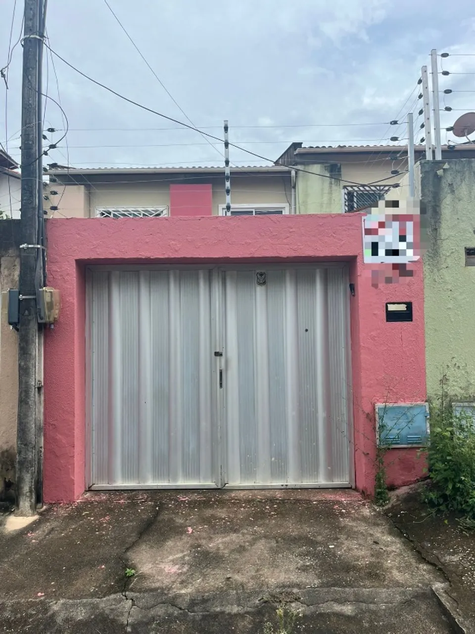 Casa Duplex localizada na Serrinha, próximo a panificadora O Pão