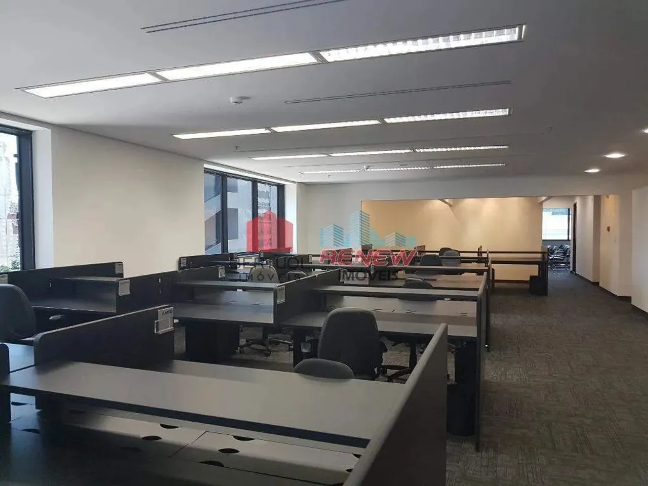 Sala para aluguel Edifício Business Center em São Paulo