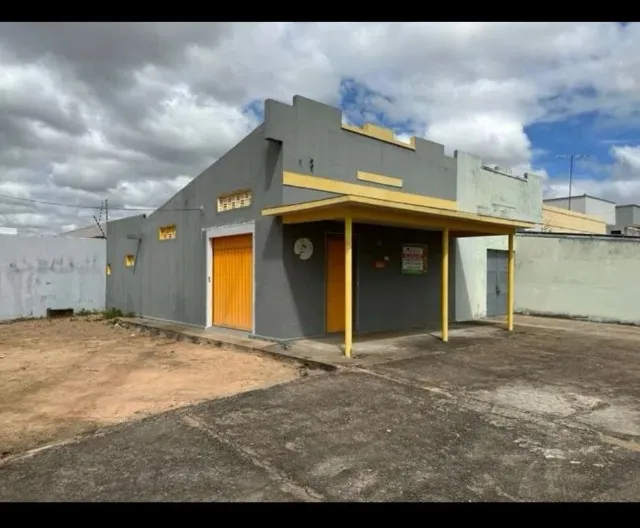 Aluga-se ponto comercial de esquina no centro