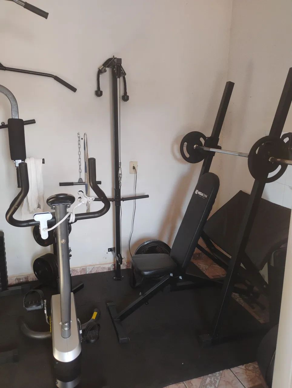 Academia Completa - Aparelhos de Musculação - Foto 2