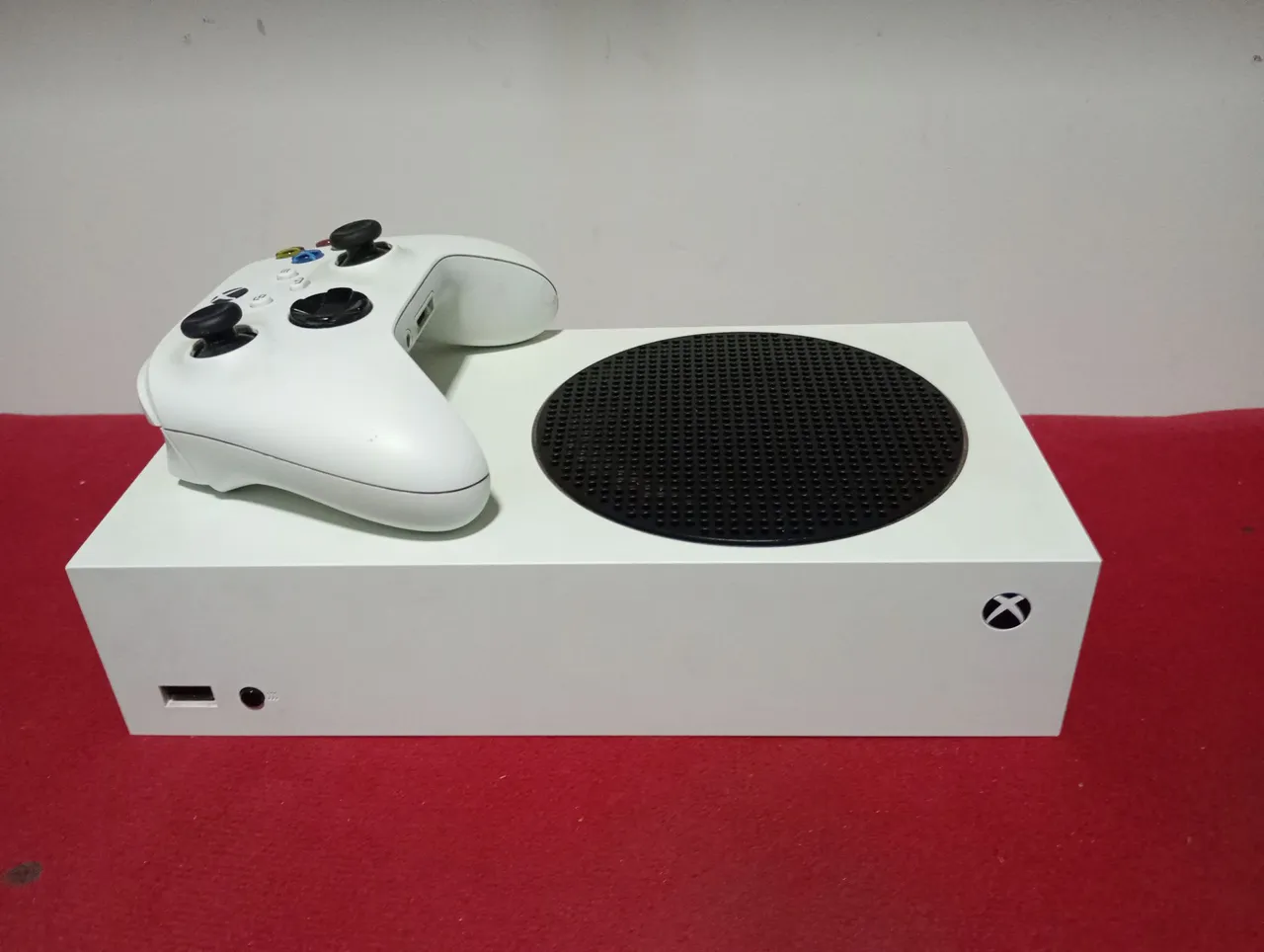 Xbox Series S - 1 Controle - 27 Jogos na Biblioteca