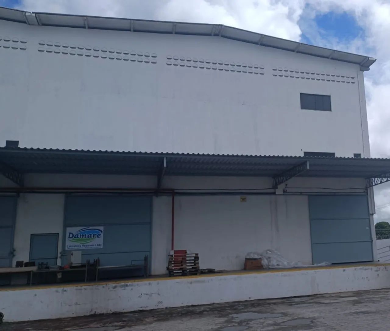 Galpão com 850 a 1700 m2, pé direito 12,5 m, mezanino, 2 docas e piso industrial, próximo 