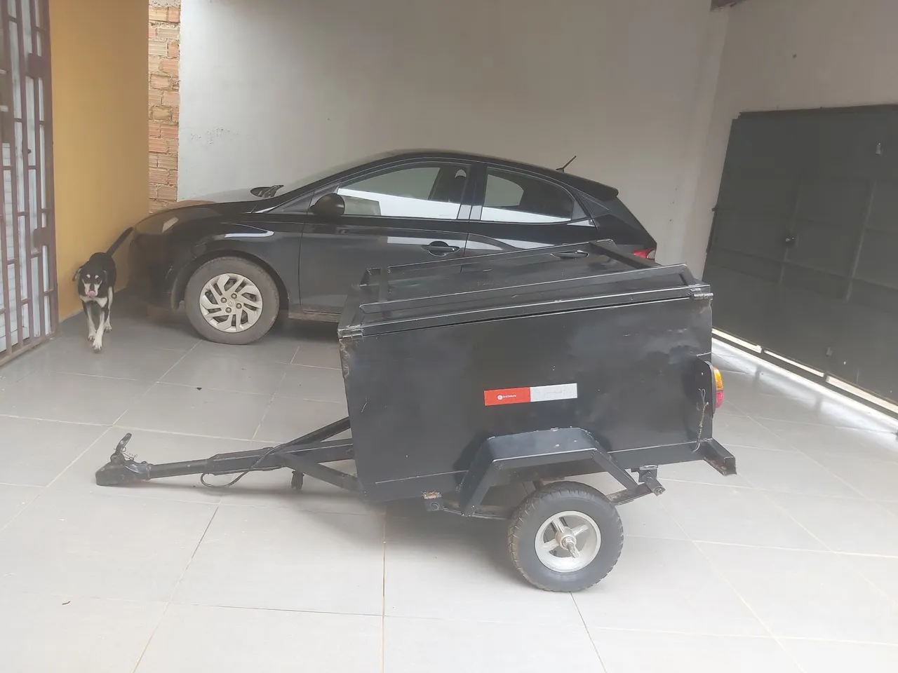 Carretinha baú para CARRO e MOTO com as MEDIDAS = 120cm x 80cm, SUSPENSÃO REFORÇADA