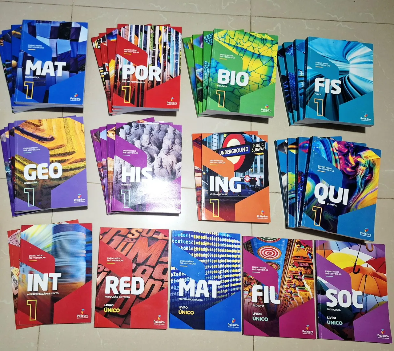 Livros Ensino Médio e Pré-Vestibular- Poliedro