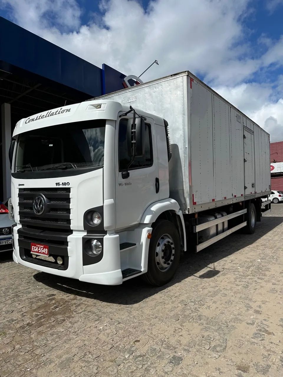 VW 15-180 Constelation 
