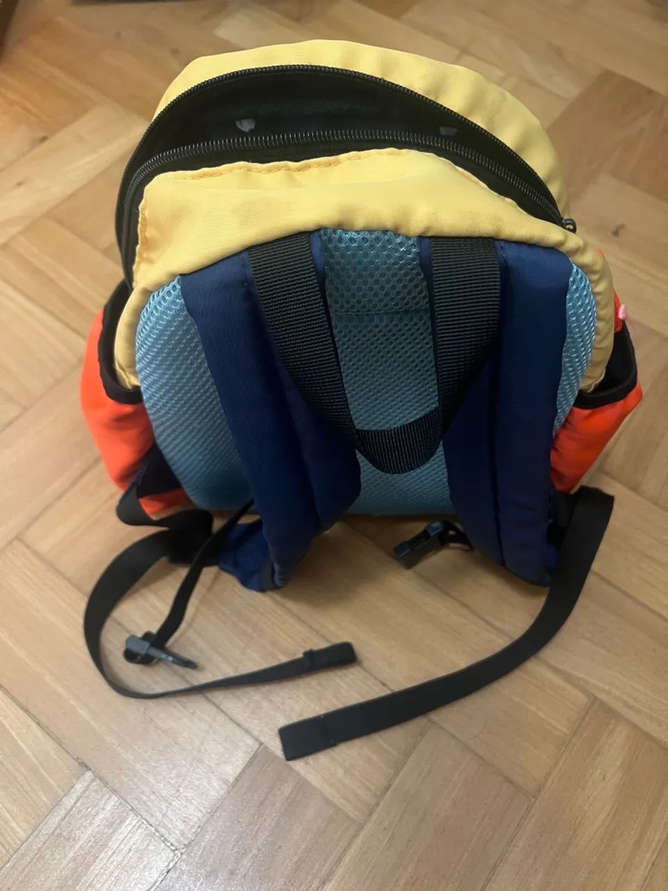 Mochila colorida e estilosa - Foto 2
