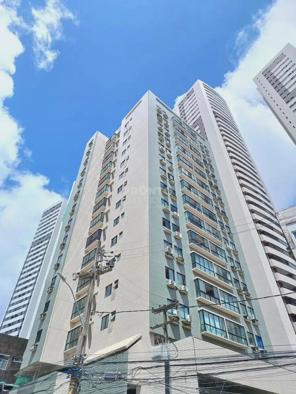 Vendo excelente apartamento com 77,75m², 3 quartos, 1 suíte na Madalena - Recife - PE