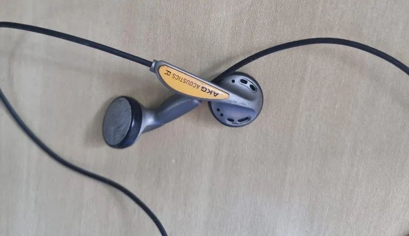 fone de ouvido acoustics akg
