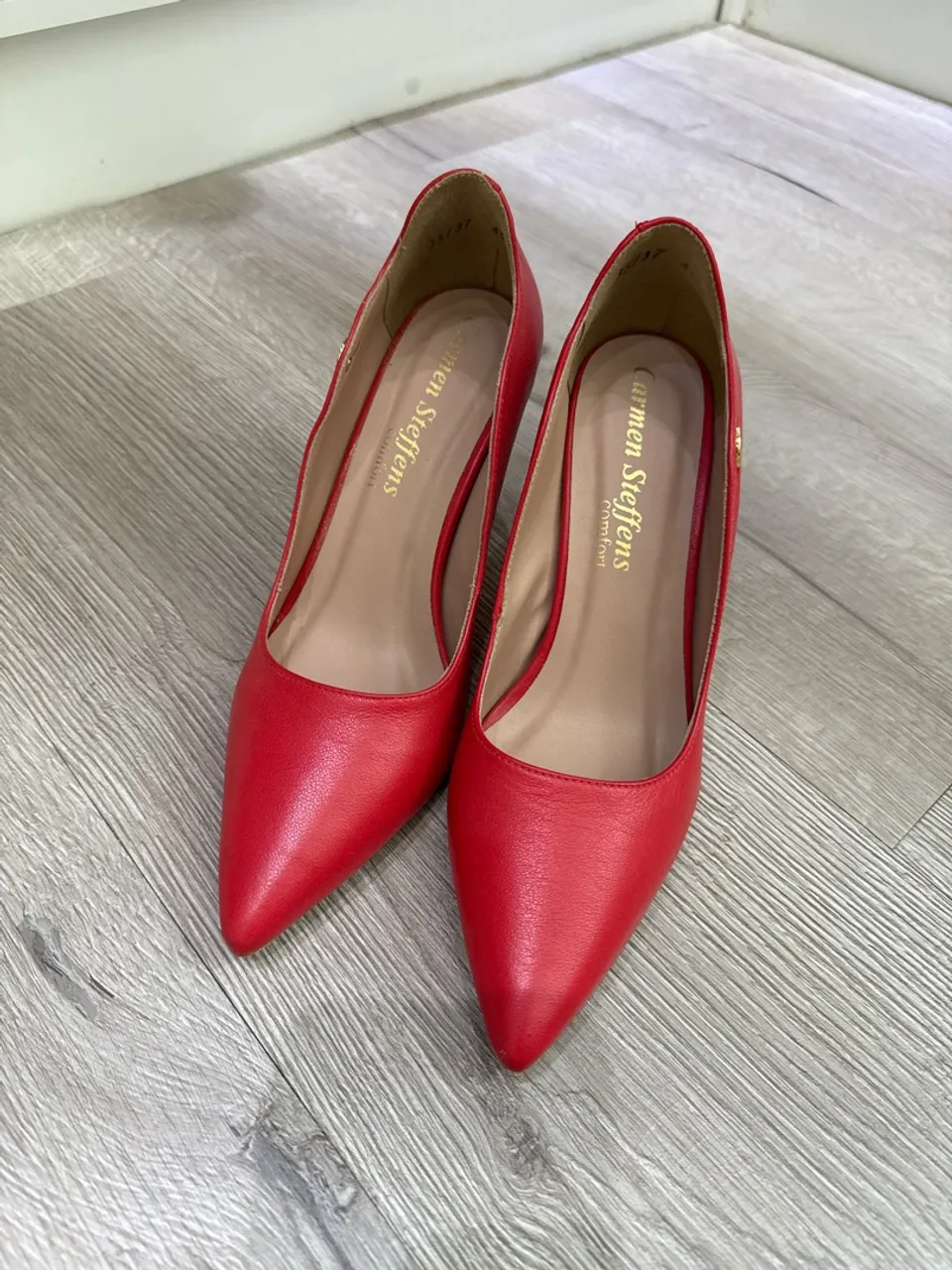 Sapatos de salto Carmen Steffens vermelhos