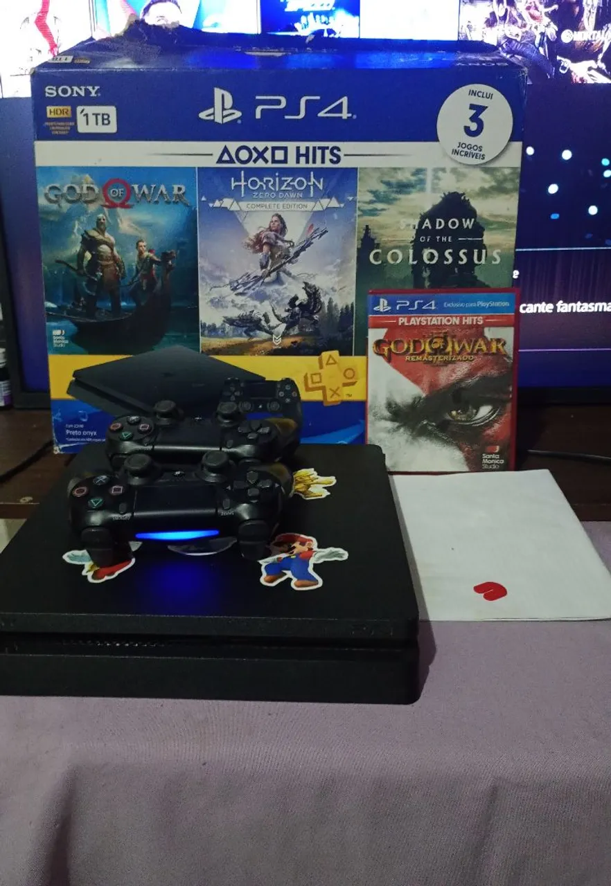 Playstation 4 Slim 1TB 2 Controles