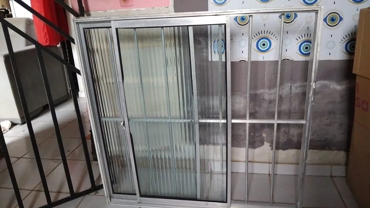 Janela de Alumínio e grade  - Novo