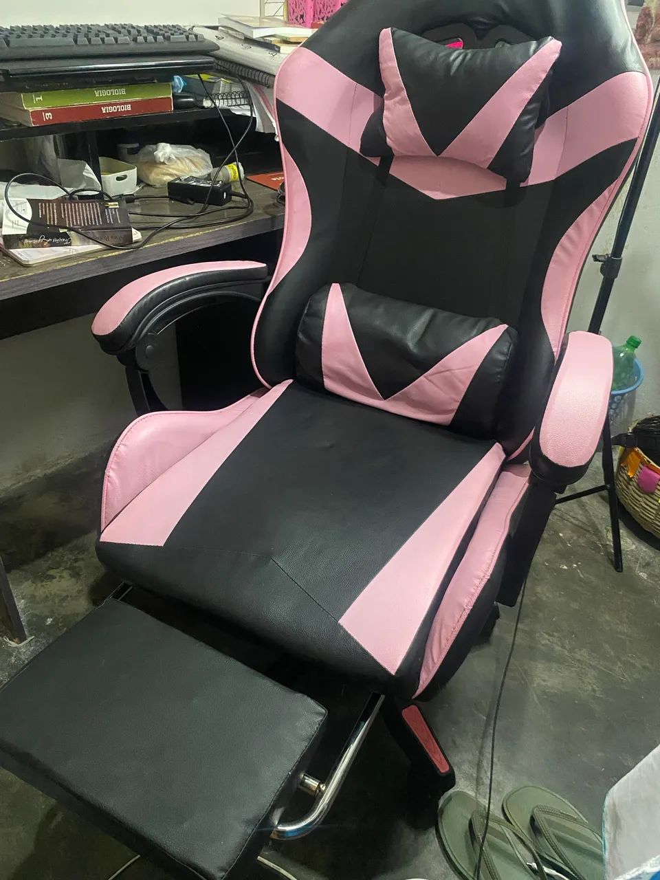 Cadeira gamer com 4 meses de uso 