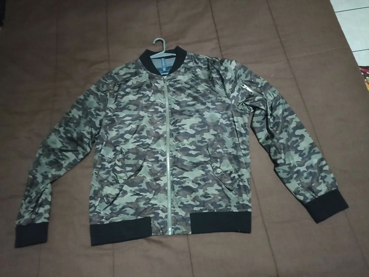 Jaqueta Camuflada Masculina Zara , tamanho P - Foto 2