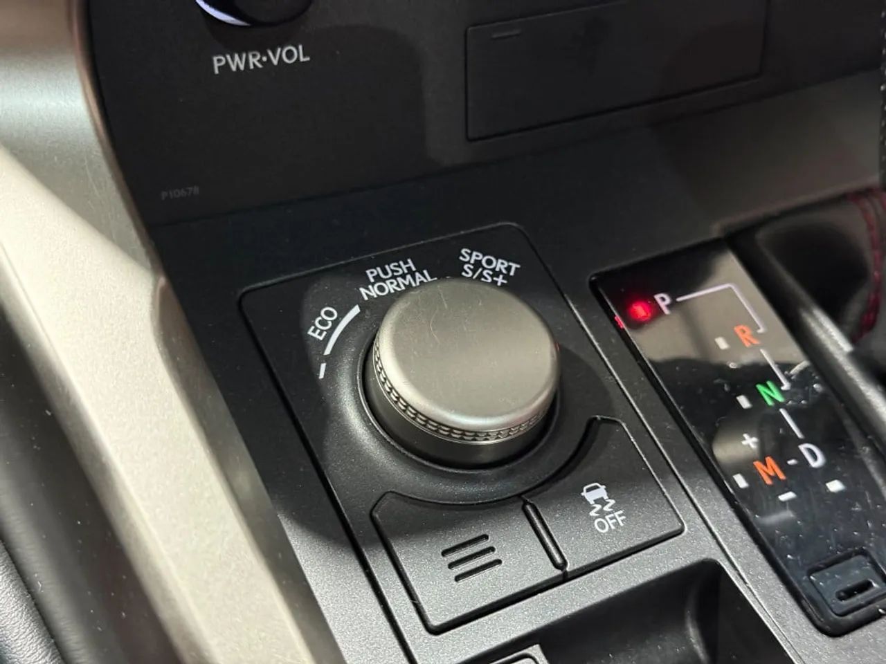 Lexus NX-200t F-sport 2.0 16V 238cv Aut., foto 19 de 20