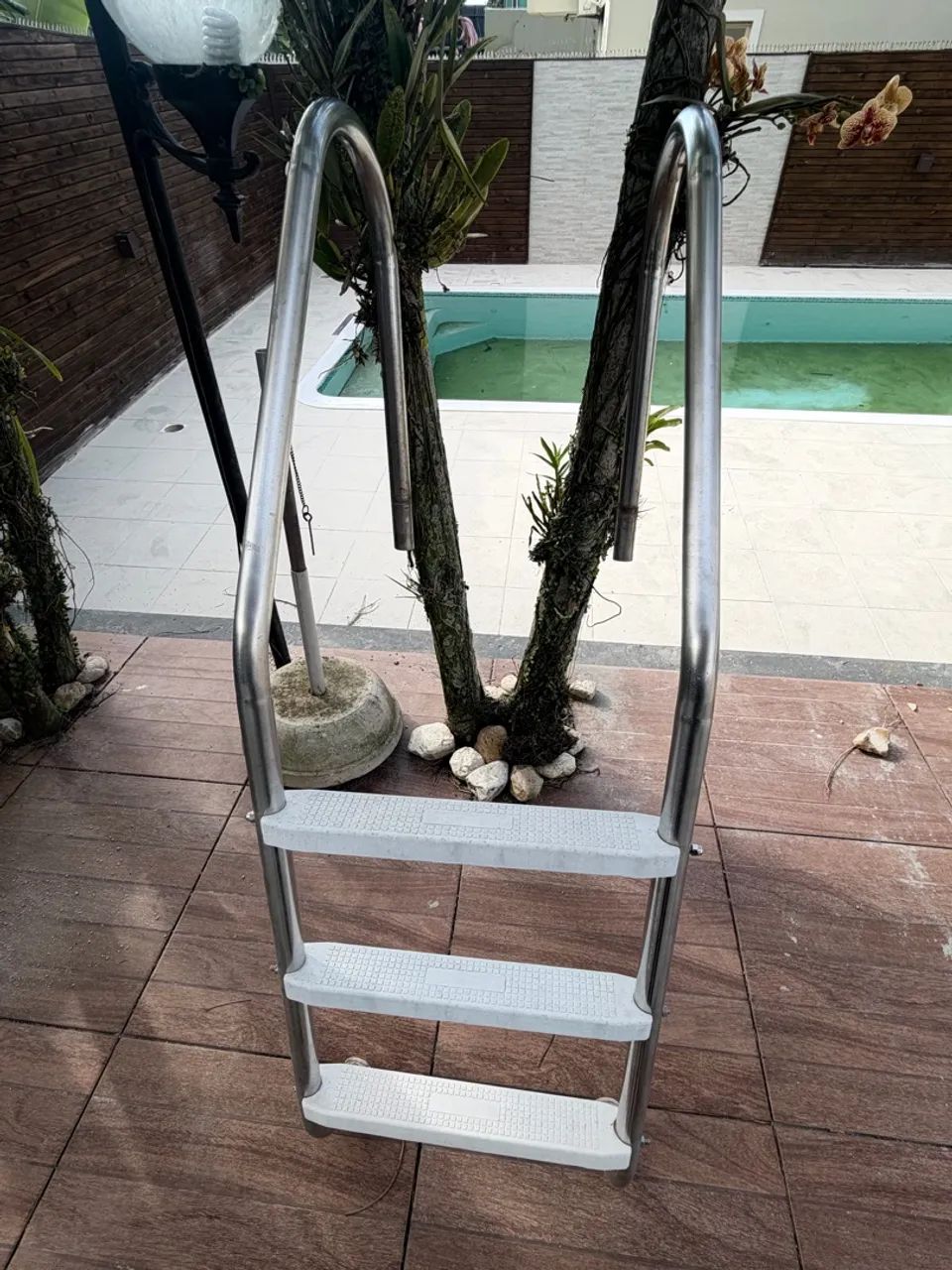 Escada piscina 