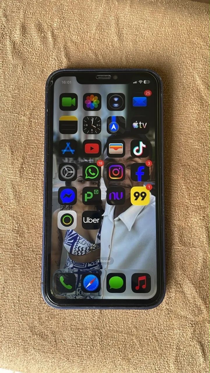 Vendo iPhone 11 na carcaça do 17 pro  - Foto 2