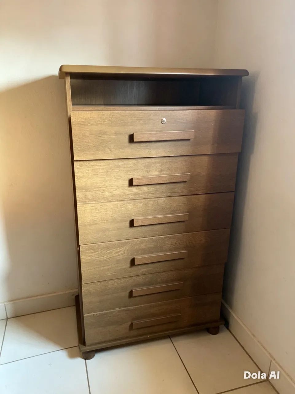 Vendo guarda-roupa e cômoda 