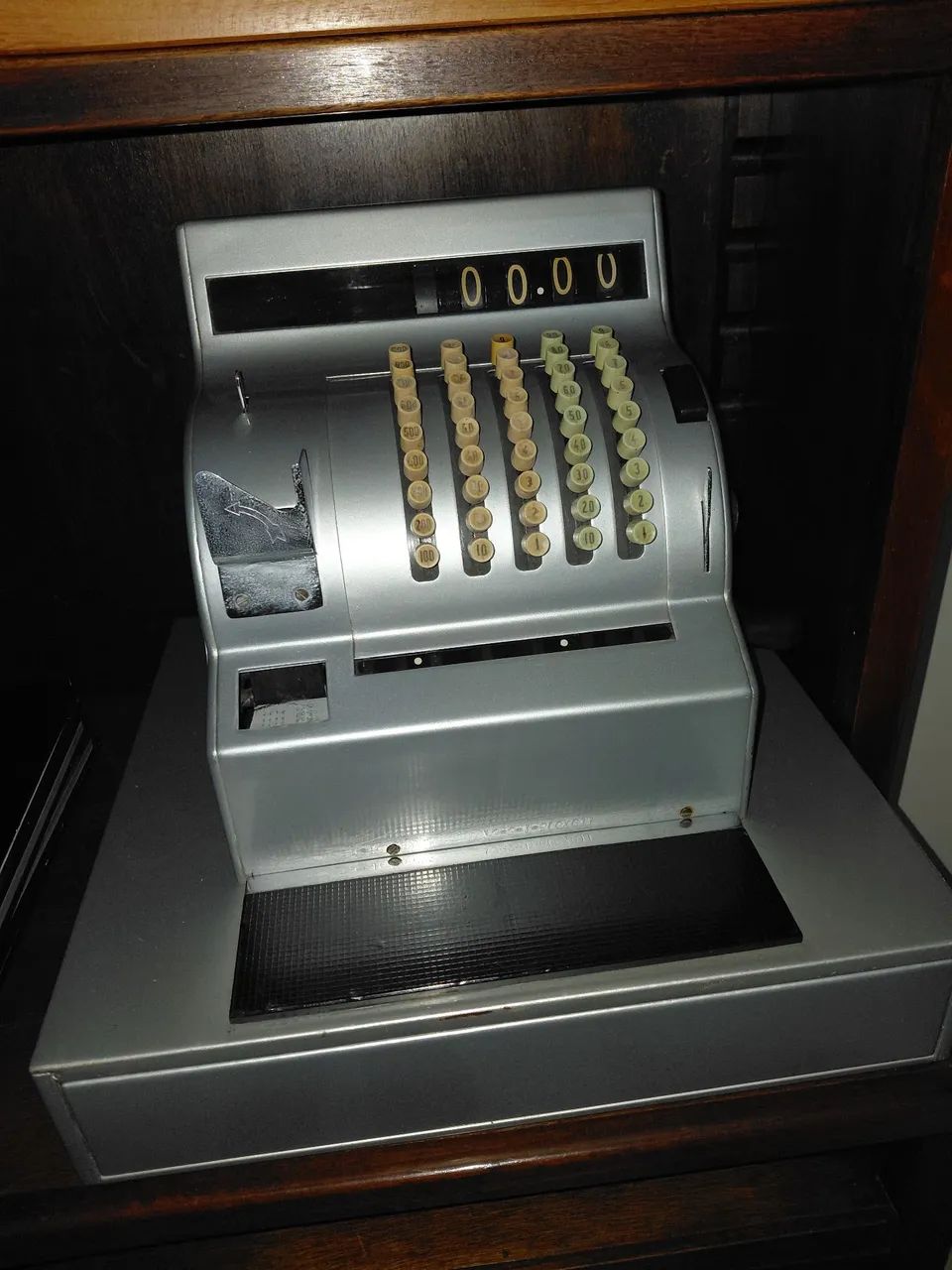Vende-se caixa registradora antiga reformada