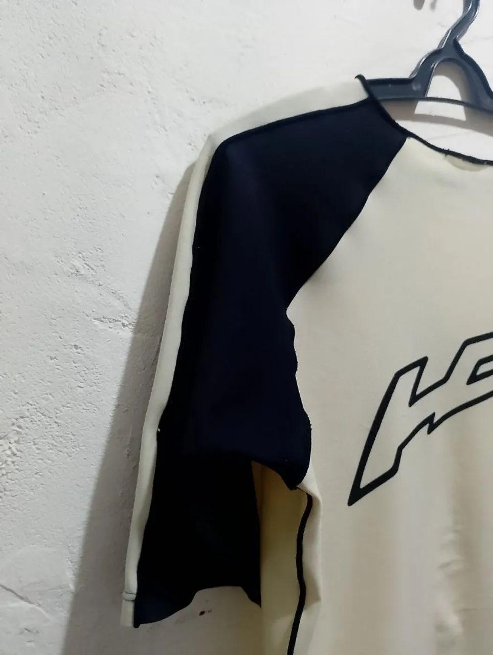 Camisa M da HD de surf em perfeito estado - Foto 4