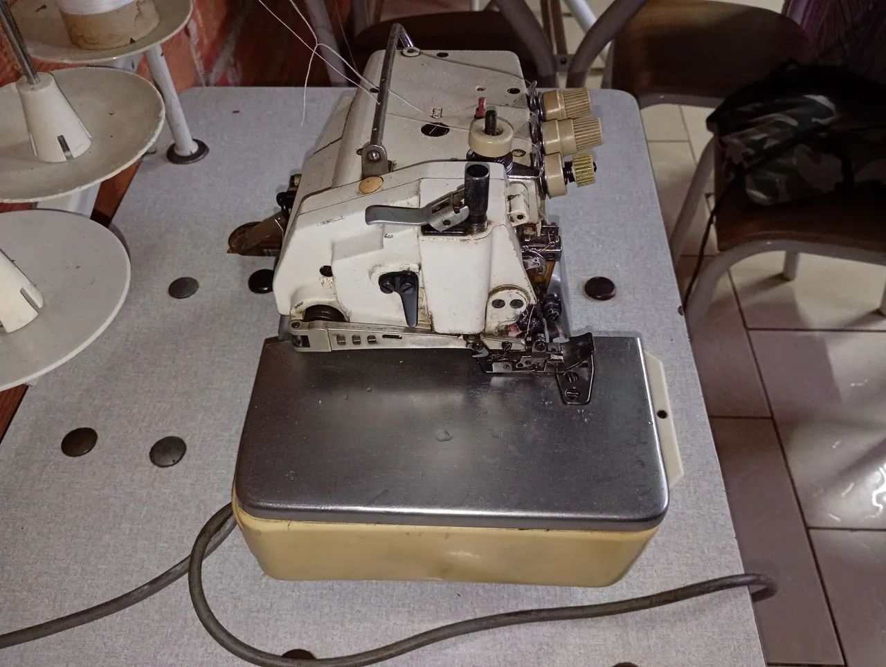 Máquina overloque 