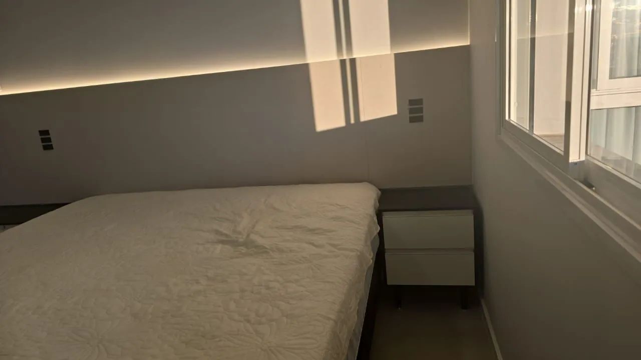 Cabeceira de cama planejada em mdf com LED - Foto 4