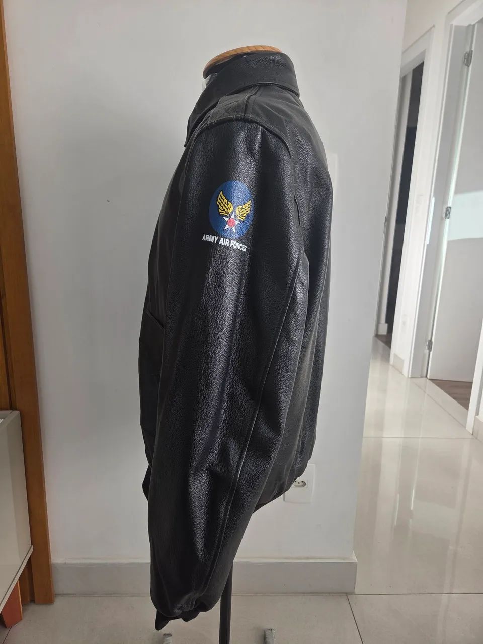 Jaqueta de couro legítimo estilo A-2  - Foto 3