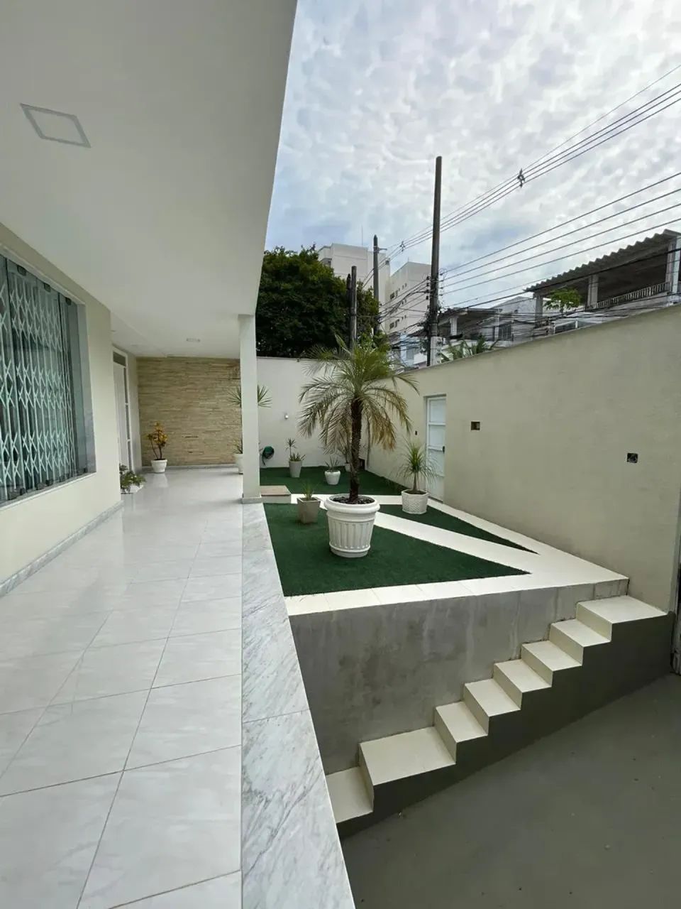 Casa para venda com 420 metros quadrados com 5 quartos - Foto 4