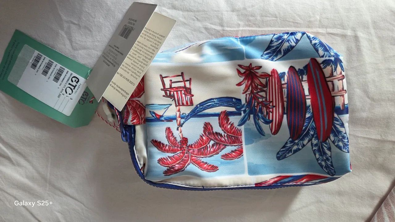 Necessaire Farm