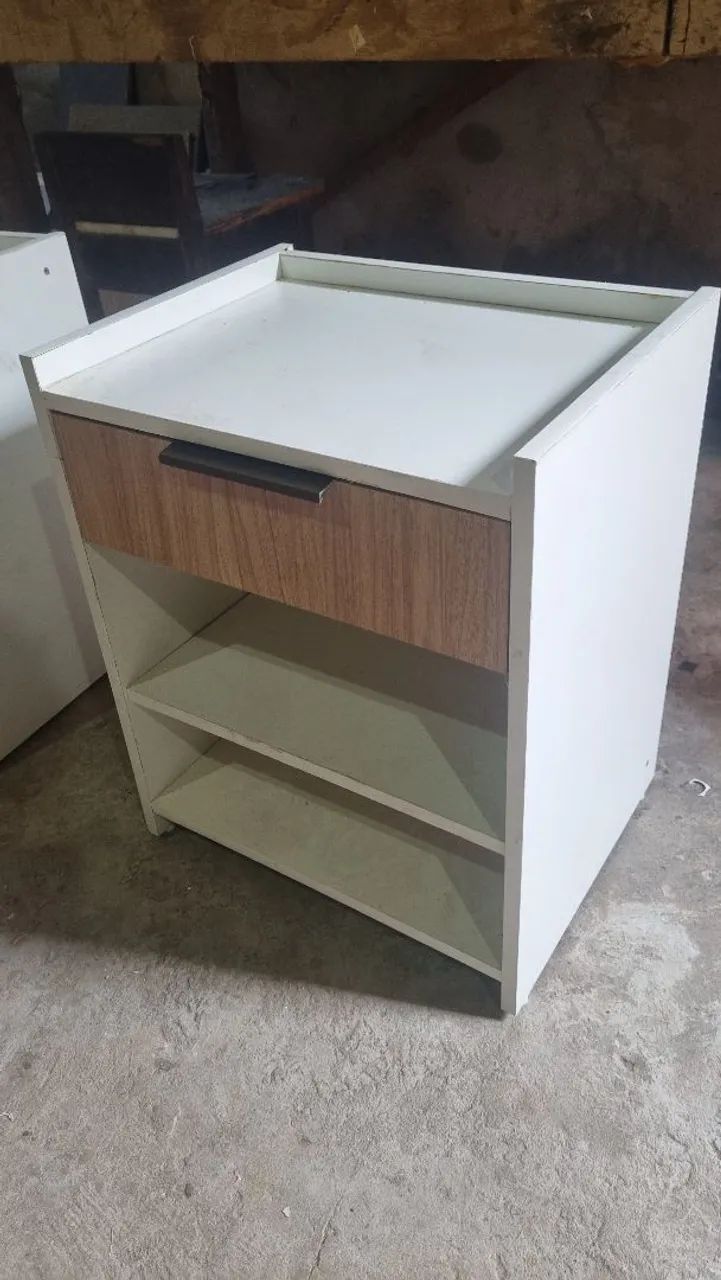 Mesa de cabeceira de cama 
