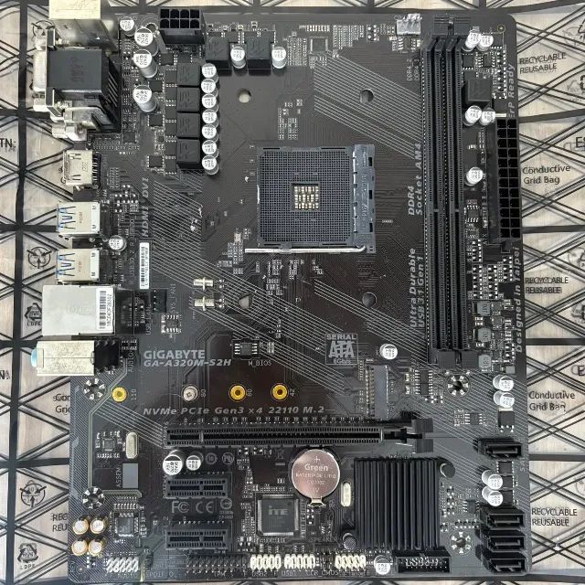 Placa Mãe Gigabyte GA-A320M-S2H - Foto 3