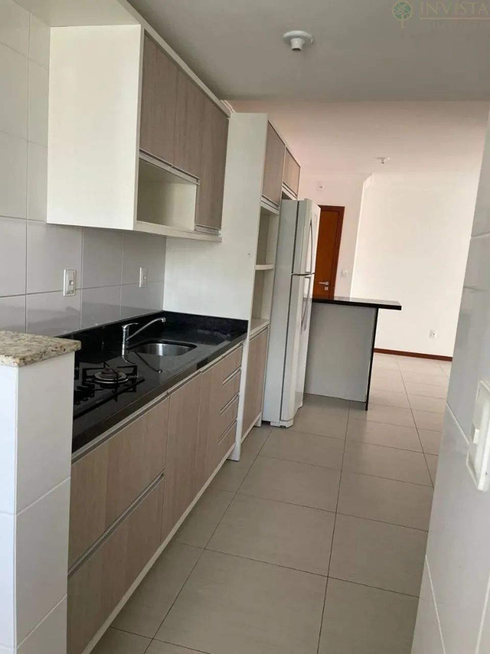 Apartamento com sacada e churrasqueira para alugar - Foto 2