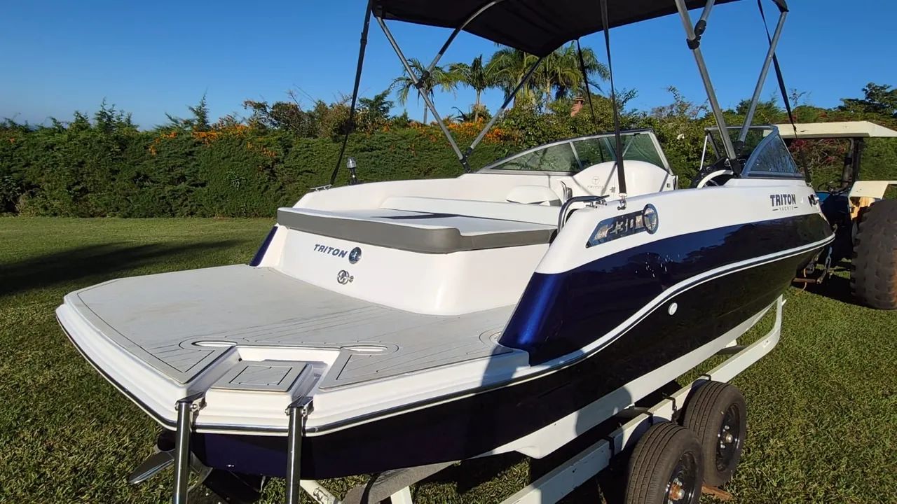 Triton 230 Aberta