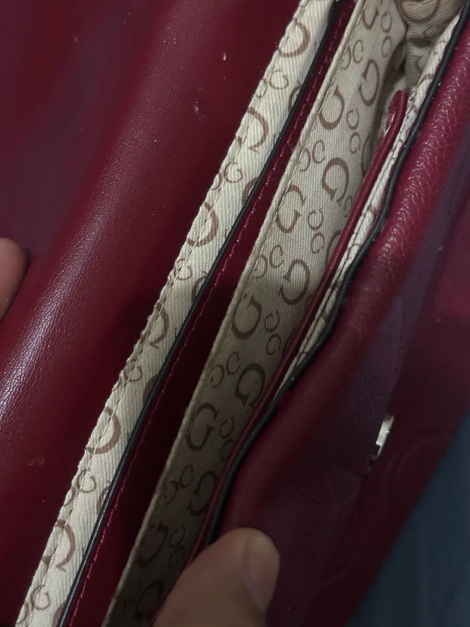 Bolsa GUESS Original Vinho/Bordô + Alça Longa - Foto 3