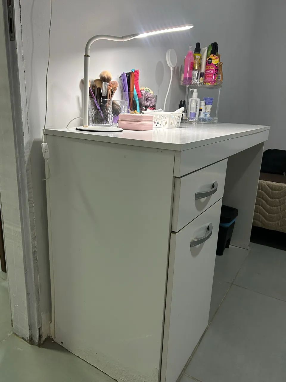 Escrivaninha penteadeira branca com gaveta  - Foto 2