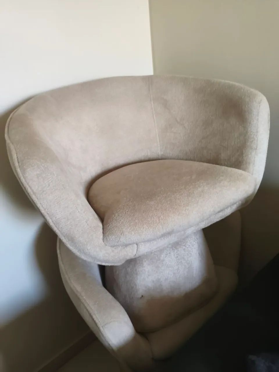 Poltrona com base fixa